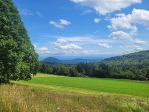 Vue au printemps depuis le chalet de la Chaume des Veaux